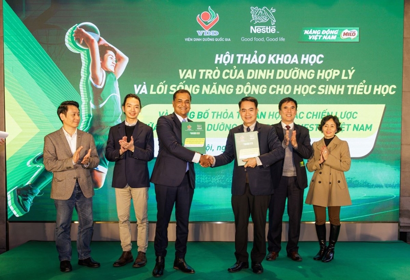 Viện Dinh dưỡng Quốc gia và Công ty TNHH Nestlé Việt Nam ký kết thỏa thuận hợp tác Chiến lược.